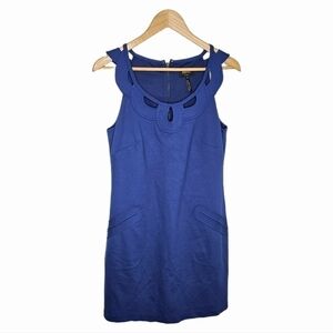 Cut out scoop neck shift dress